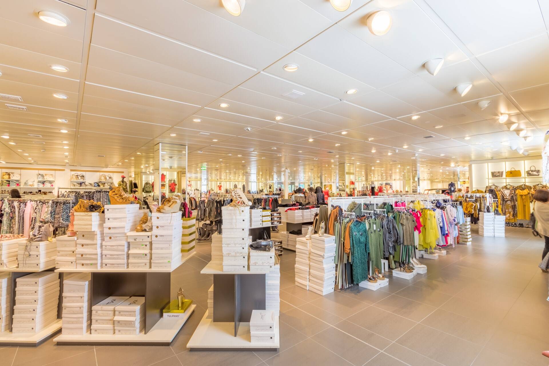 retail-en-e-commerce-vs-centros-comerciales-alt