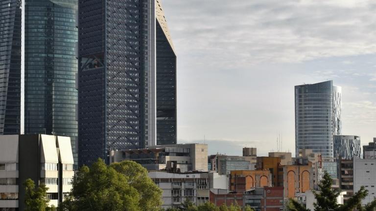 Mercado inmobiliario de oficinas de CDMX muestra dinamismo durante 1Q2023: Datoz