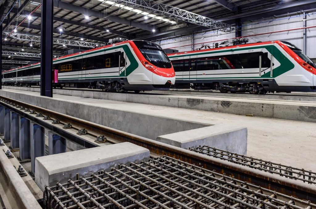 Tren_Interurbano_México-Toluca_robots_alt