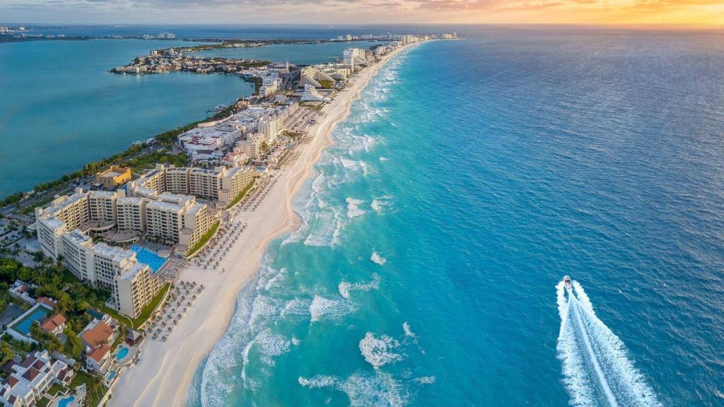 canadevi Cancún-alt