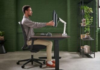 Flo: El brazo para monitor que redefine la ergonomía en la oficina