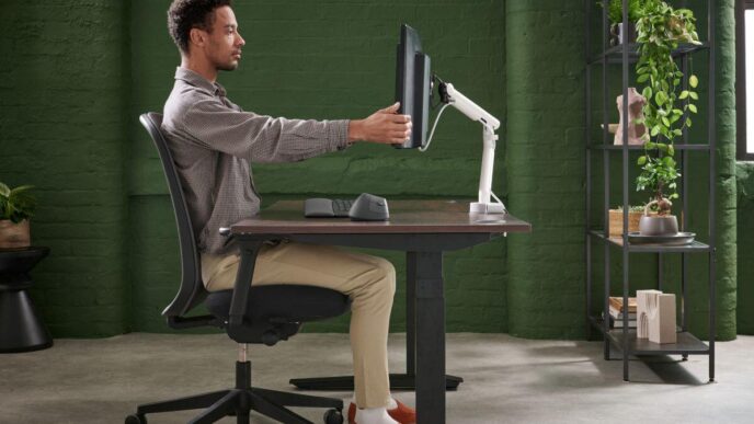 Flo: El brazo para monitor que redefine la ergonomía en la oficina