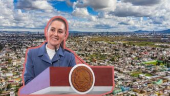 Una mujer vestida elegantemente con un traje azul se sitúa al podio portando el sello nacional de México, reflejando confianza y liderazgo ante un distinguido público. Al fondo, se aprecia un dinámico paisaje urbano bajo un cielo matizado, evocando el potencial de inversión en zonas metropolitanas exclusivas. La escena transmite una imagen de éxito y sofisticación, alineada con las expectativas del sector inmobiliario premium y pensada para atraer a compradores e inversores que buscan propiedades excepcionales en los entornos más cotizados del país.