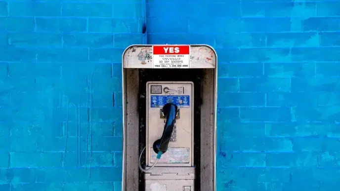 venue/architecture

Cabina telefónica pública con pared azul de ladrillos. Un símbolo de comunicación en la ciudad. #InmobiliareSummits #realestate #Mexico