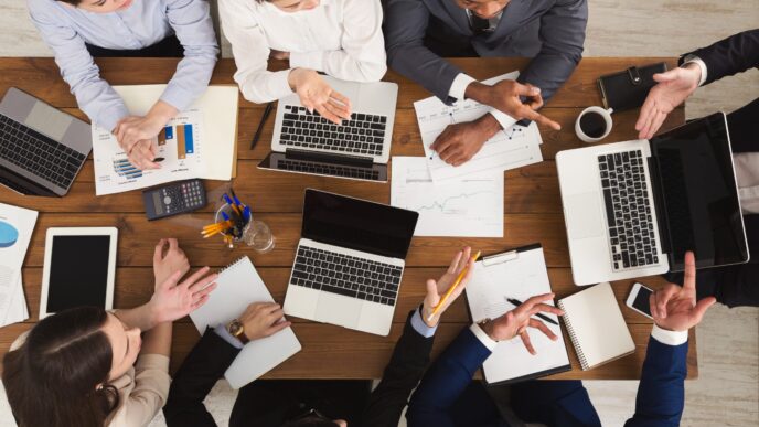 networking/expo
Equipo en Inmobiliare Summits analiza datos de bienes raíces. Reunión estratégica de LATAM en conferencia México.