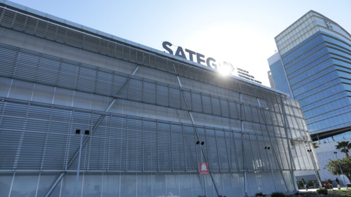 venue/architecture
SATEG, sede de Inmobiliare Summits en Guanajuato. Edificio moderno para eventos de real estate en México.