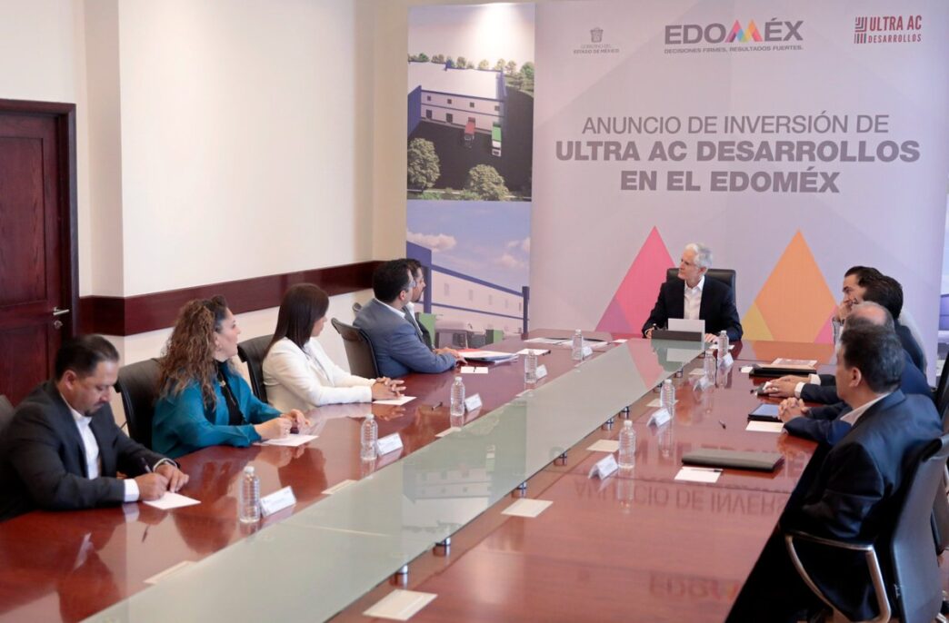 Sponsors/Branding.

Rueda de prensa de Ultra AC Desarrollos en EDOMÉX. Anuncio de inversión en proyecto industrial. Inmobiliare Summits destaca el real estate en México.