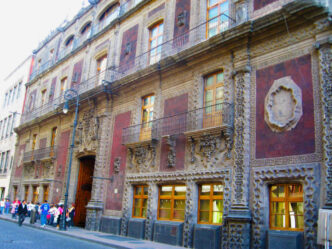 venue/architecture
Fachada del Palacio de Iturbide, sede de Inmobiliare Summits en Ciudad de México. Arquitectura histórica para eventos de real estate en LATAM.