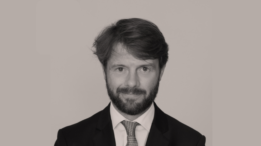 Headshot de un speaker en Inmobiliare Summits. Experto en real estate comparte su visión en la conferencia LATAM.