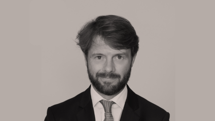 Headshot de un speaker en Inmobiliare Summits. Experto en real estate comparte su visión en la conferencia LATAM.