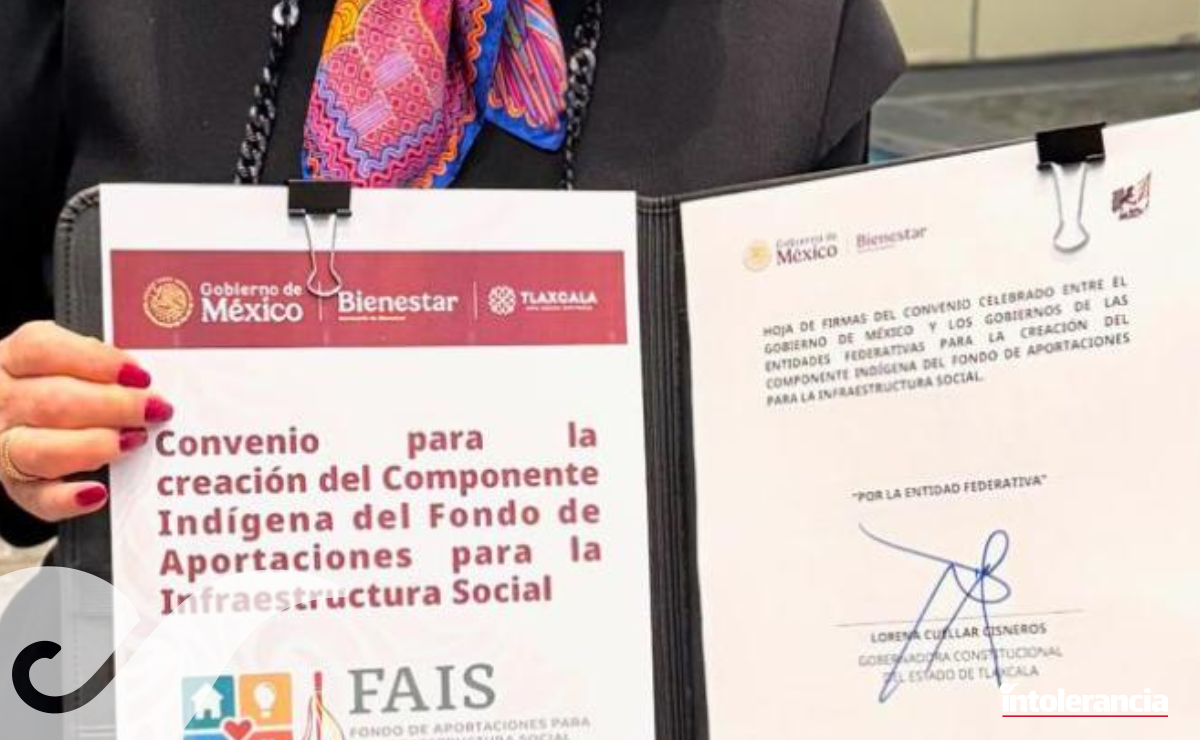 Convenio de infraestructura social en México. Firma de Lorena Cuéllar Cisneros, Gobernadora de Tlaxcala. Gobierno municipal.