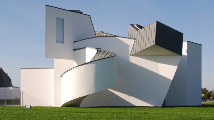 Arquitectura vanguardista del Museo Vitra Design en Alemania. Diseño innovador en Inmobiliare Summits, un espacio para la innovación en real estate LATAM.