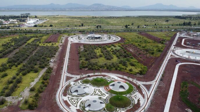 venue/architecture
Vista aérea del nuevo parque del lago de Texcoco, México. Un proyecto de Inmobiliare Summits para el desarrollo de la ciudad y el real estate.