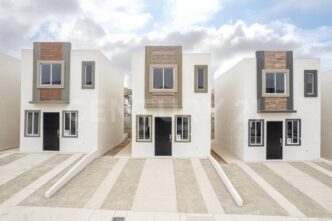 venue/architecture
Casas nuevas en Aguascalientes, México. Arquitectura moderna para compra de vivienda. Inmobiliare Summits impulsa el sector real estate LATAM.