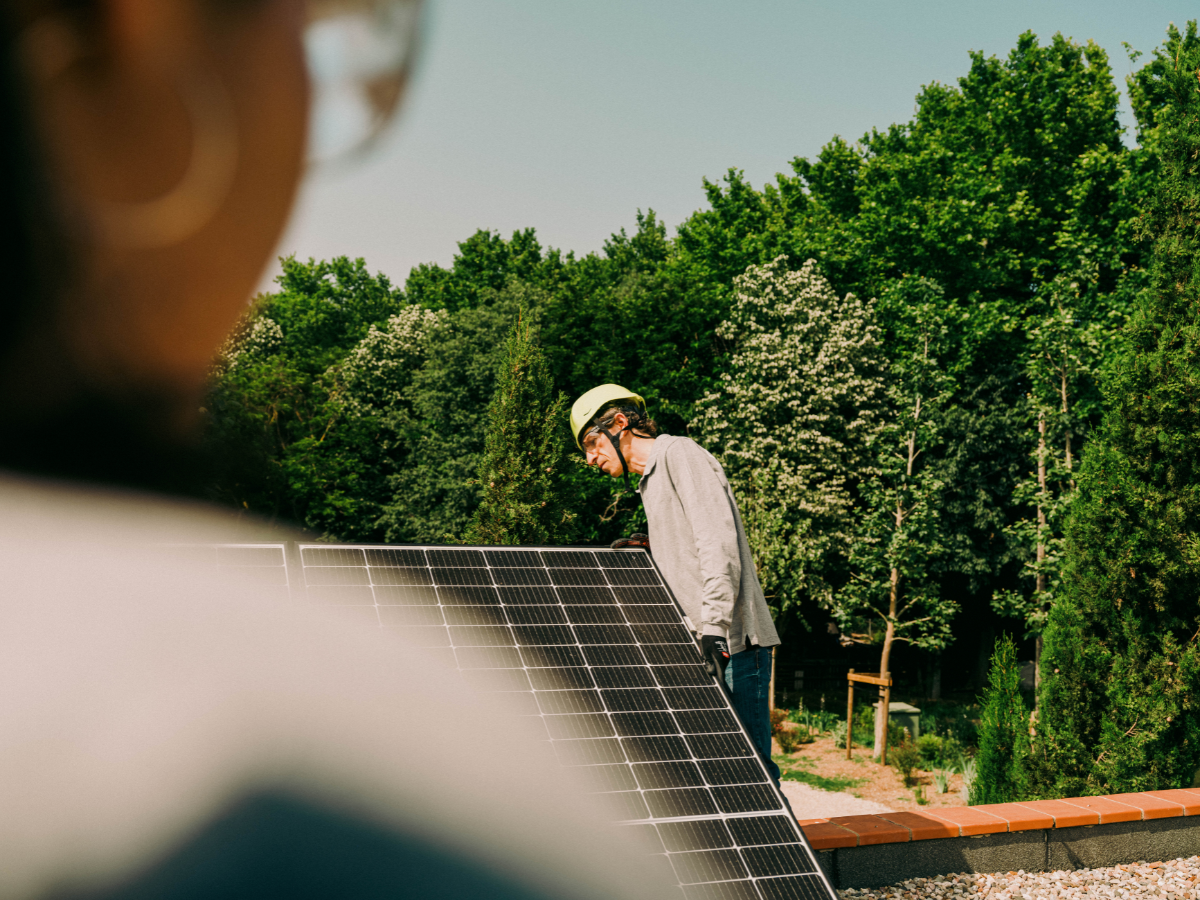 speakers/headshot

Instalación de paneles solares en León, Guanajuato. Energía renovable impulsa la vivienda vertical. #InmobiliareSummits #RealEstate #México