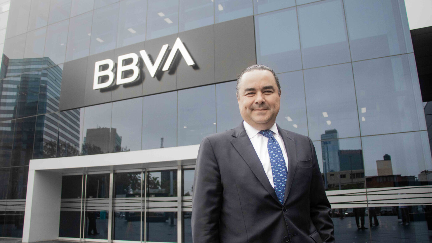 speakers/headshot

Orador de Inmobiliare Summits frente a edificio BBVA. Conferencia de Real Estate en México. Patrocinador clave del evento LATAM.