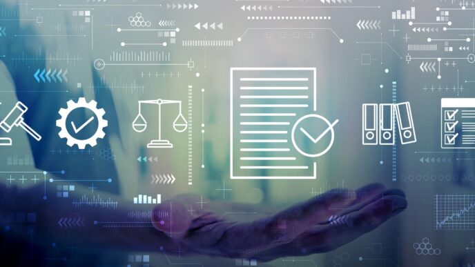 Concepto de legalidad en bienes raíces. Documentos, balanza y martillo simbolizan la ley en Inmobiliare Summits, LATAM.