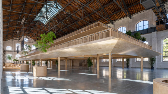 Venue/architecture.

Espacio diáfano y singular en Madrid, sede de Inmobiliare Summits. Diseño arquitectónico innovador para eventos de real estate en España.