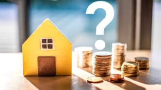 Concepto de inversión en bienes raíces. ¿Es buen momento para comprar casa? Infórmate en Inmobiliare Summits, la conferencia de real estate en México.