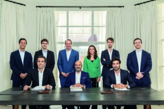 Speakers/headshot

Equipo Bestinver posa para foto en evento Inmobiliare Summits. Expertos en real estate listos para conferencia LATAM en México.