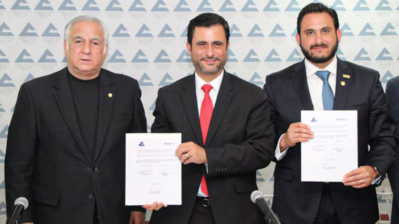 speakers/headshot

Oradores en Inmobiliare Summits, conferencia en México. Presentación de acuerdo para el Buen Fin 2023. Sector real estate LATAM.