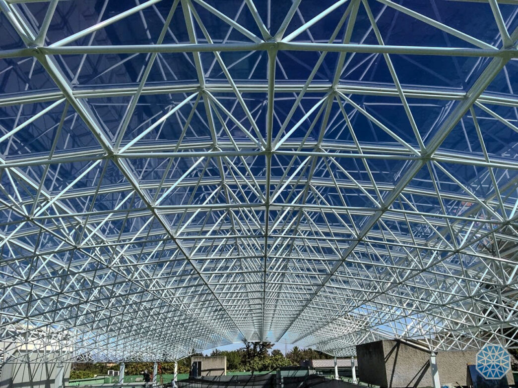 Venue/architecture.

Estructura del domo en el venue de Inmobiliare Summits, evento de real estate en Querétaro, México. Arquitectura moderna para conferencias LATAM.