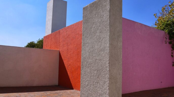 venue/architecture
Arquitectura del lugar sede de Inmobiliare Summits, evento de real estate en México. Diseño colorido y moderno del venue.