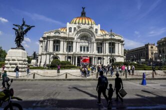 Venue/architecture.

Fachada del Palacio de Bellas Artes en Ciudad de México, sede de Inmobiliare Summits. Arquitectura icónica en evento de real estate LATAM.