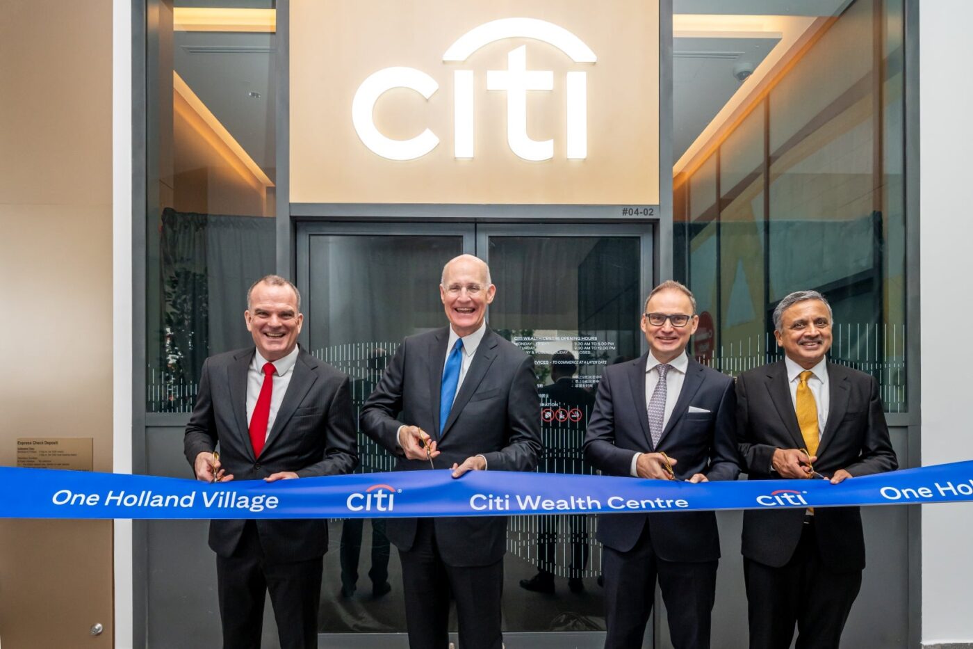 sponsors/branding
Grupo corta cinta inaugural CITI Wealth Centre. Inmobiliare Summits destaca patrocinio CITI en evento real estate LATAM.