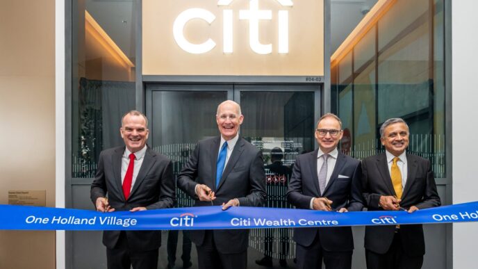 sponsors/branding
Grupo corta cinta inaugural CITI Wealth Centre. Inmobiliare Summits destaca patrocinio CITI en evento real estate LATAM.