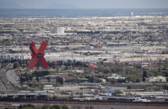 city/destination
Vista aérea de Ciudad Juárez, México, con el monumento La X. Destino de Inmobiliare Summits, evento de real estate LATAM.