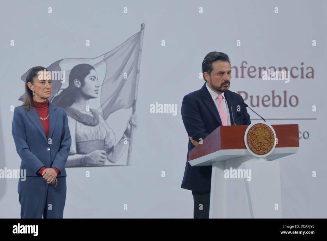 speakers/headshot
Claudia Sheinbaum y Martí Batres en conferencia en México. Evento de ciudad. Imagen de un speaker en un venue.