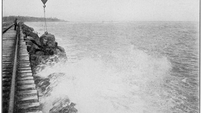 Venue/architecture.

Vista de la costa rocosa de una ciudad en México. Olas rompiendo contra las rocas. Infraestructura costera. Solución hídrica Inmobiliare Summits.