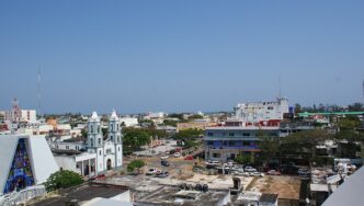 City/destination.

Vista aérea de Salina Cruz, Oaxaca, México. Destino clave para Inmobiliare Summits. Impulso al real estate en LATAM.