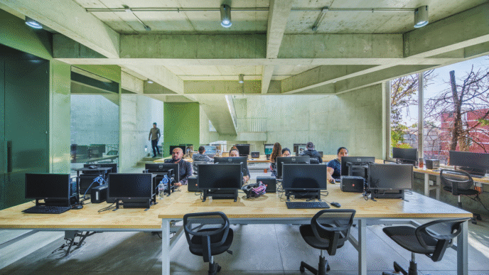 Espacio Colony en CDMX: Oficinas modernas con luz natural y diseño innovador. Elevando la experiencia laboral en la Ciudad de México.