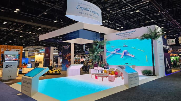 Sponsors/branding.
Stand de Crystal Lagoons en Inmobiliare Summits. Promocionando amenidades de real estate en conference LATAM, Mexico.