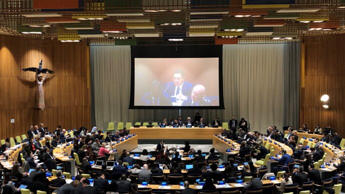 Venue/architecture.

Asistentes participan en congreso Inmobiliare Summits. Panelistas en pantalla grande. Evento real estate en México.