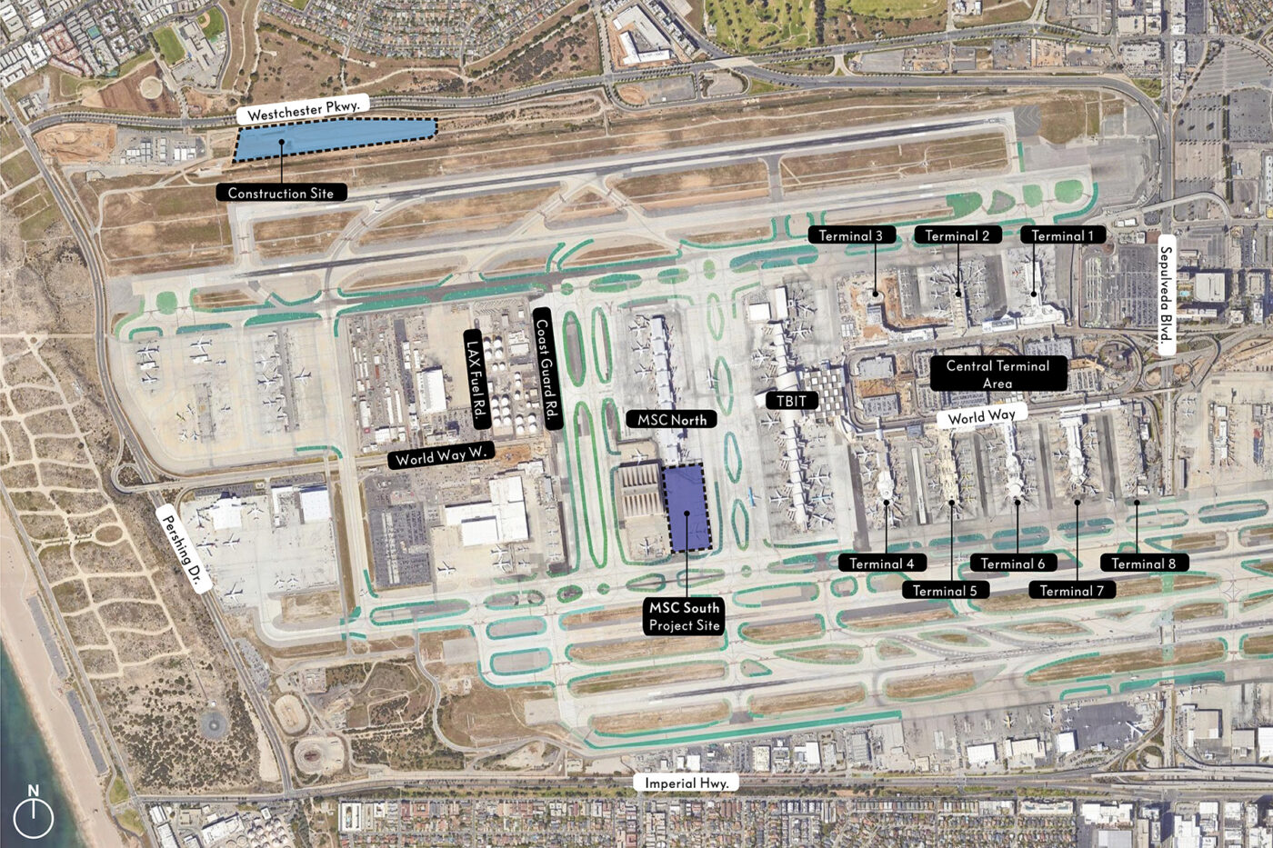 Vista aérea del Aeropuerto Internacional de Los Ángeles (LAX) tras la conclusión de trabajos en las terminales, mostrando pistas, edificios y accesos.
