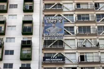 venue/architecture
Edificio en México con anuncio de venta de Últimos Lofts. Precio de la vivienda en alza. Inmobiliare Summits analiza el sector real estate en LATAM.
