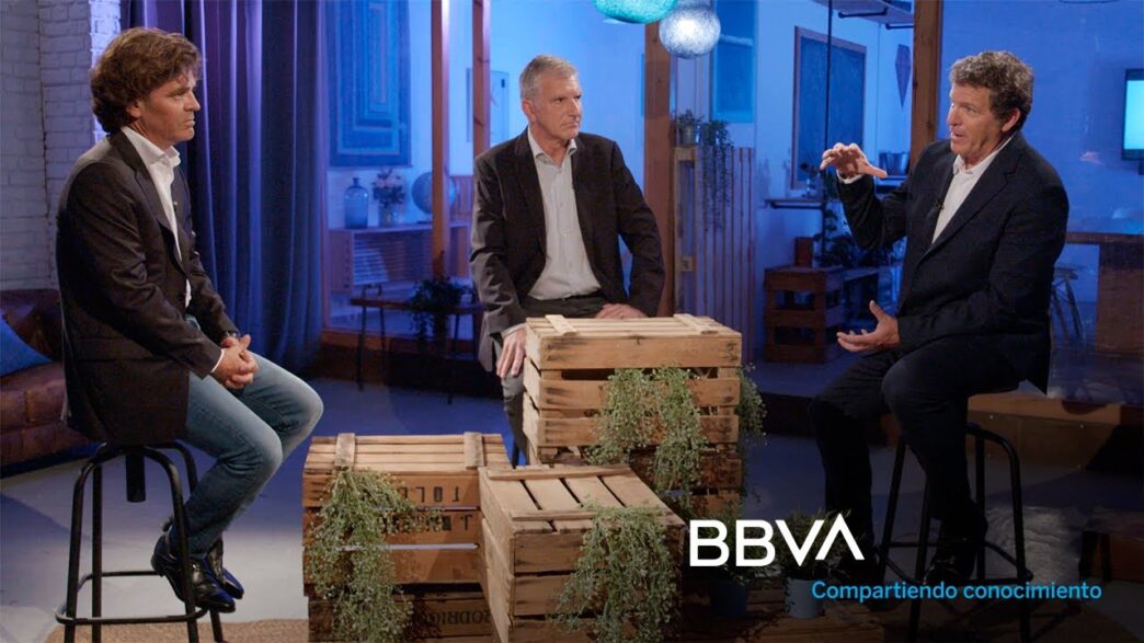 Panel de expertos en Inmobiliare Summits discuten sobre real estate en México. Patrocinio de BBVA en la conferencia.