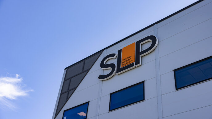 venue/architecture

Logotipo de SLP (Swedish Logistic Property) en edificio. Patrocinador Inmobiliare Summits, real estate conference México, LATAM.