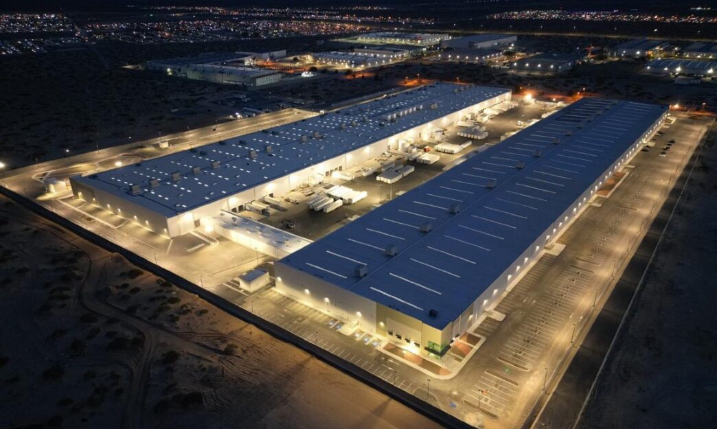 venue/architecture

Vista aérea nocturna de parque industrial en México. Inmobiliare Summits destaca el auge de la construcción industrial y el real estate en la ciudad.