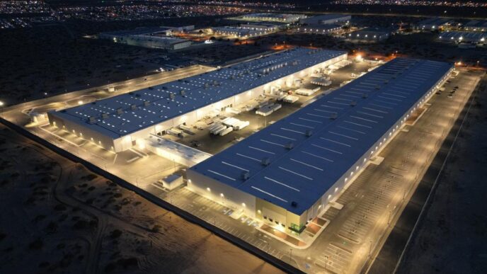 venue/architecture

Vista aérea nocturna de parque industrial en México. Inmobiliare Summits destaca el auge de la construcción industrial y el real estate en la ciudad.