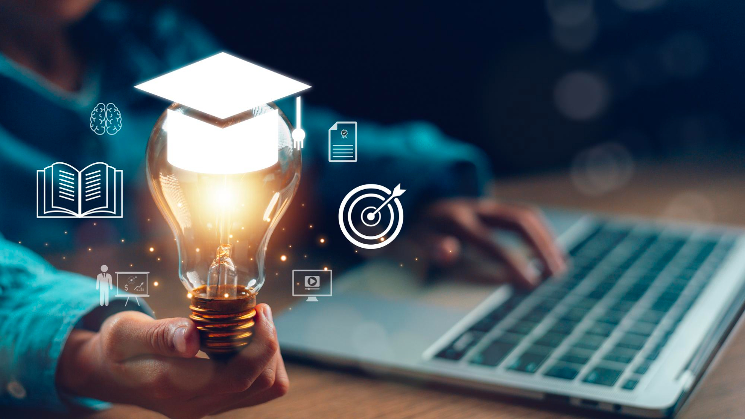 Speakers/headshot

Persona trabajando en laptop con íconos de educación. Nocnoc invierte en conocimiento y tecnología. Real estate LATAM.