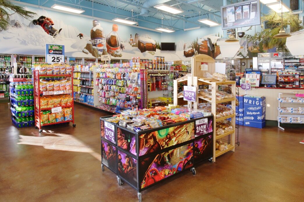 The image doesn't fit any of the indicated categories.