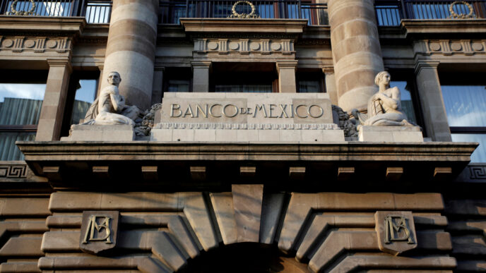 venue/architecture
Fachada del Banco de México, un edificio histórico en la ciudad. Arquitectura relevante para Inmobiliare Summits, el evento de real estate en México.