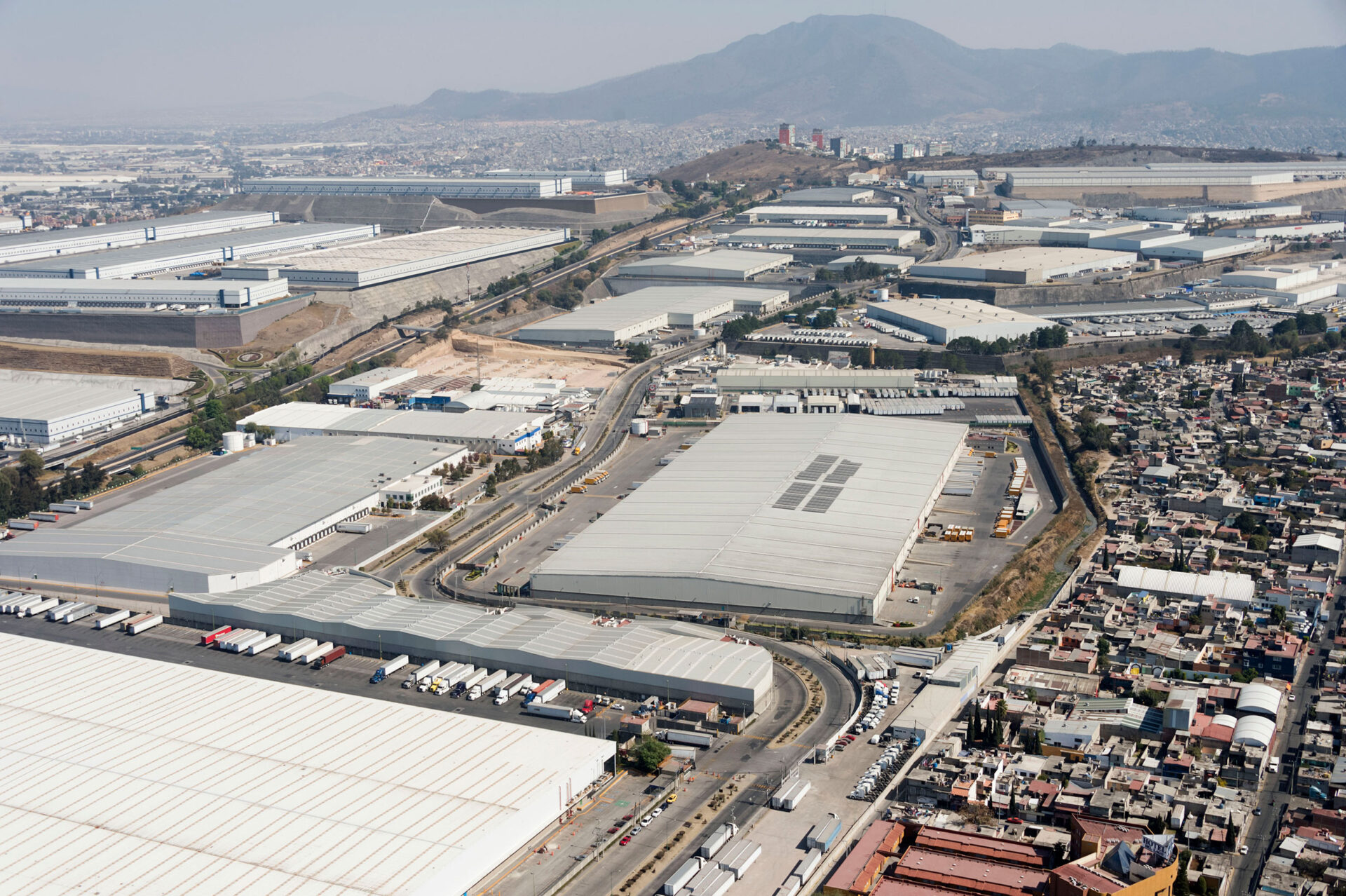 city/destination
Vista aérea de Guadalajara, México, mostrando el auge inmobiliario y la demanda de espacios corporativos. Inmobiliare Summits analiza el real estate LATAM.