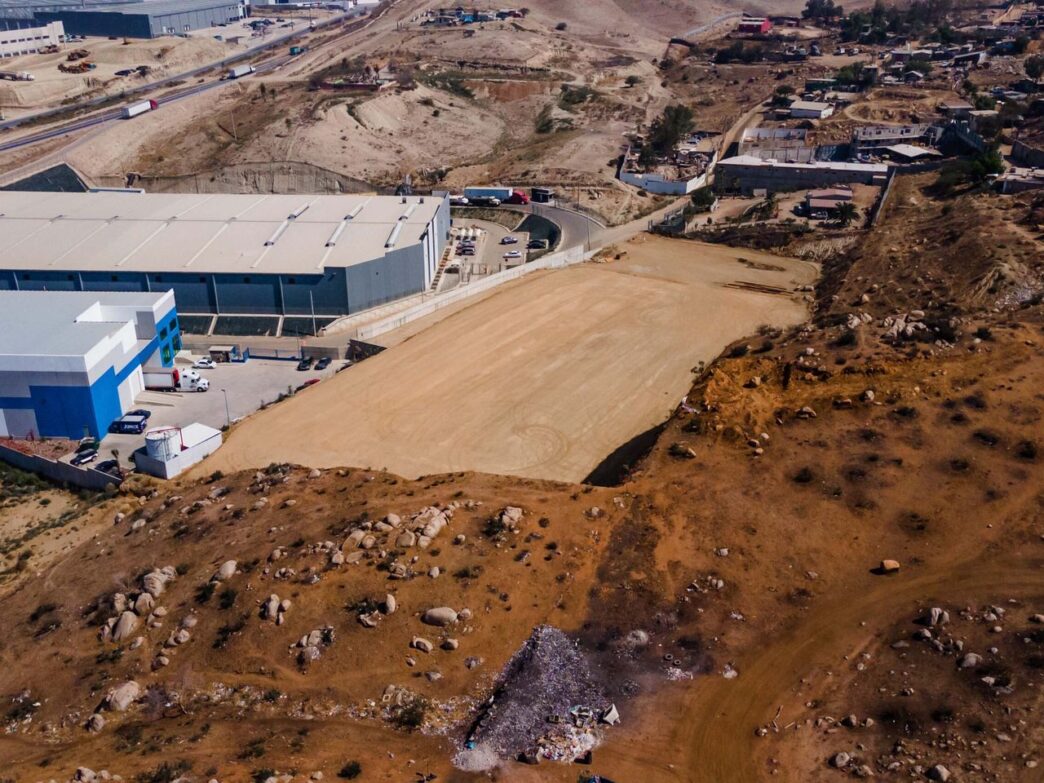 venue/architecture

Vista aérea de inmueble industrial en Ciudad Juárez, México. Inmobiliare Summits analiza el real estate y la demanda industrial en la ciudad.