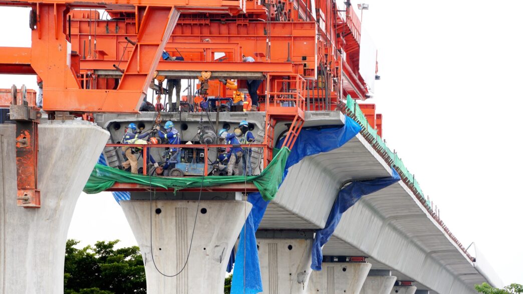 venue/architecture

Trabajadores construyen infraestructura en México. Impacto de reforma Infonavit en el sector real estate. #InmobiliareSummits #conference