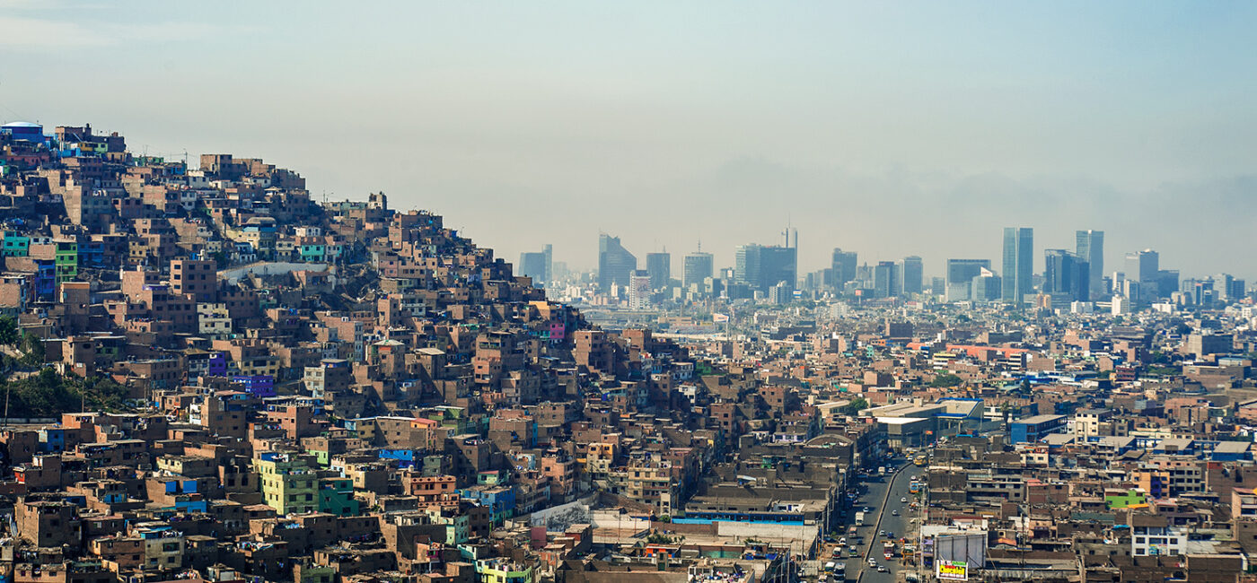 city/destination
Vista panorámica de Lima, Perú, mostrando la densificación urbana. Un tema clave en Inmobiliare Summits LATAM sobre real estate en la ciudad.